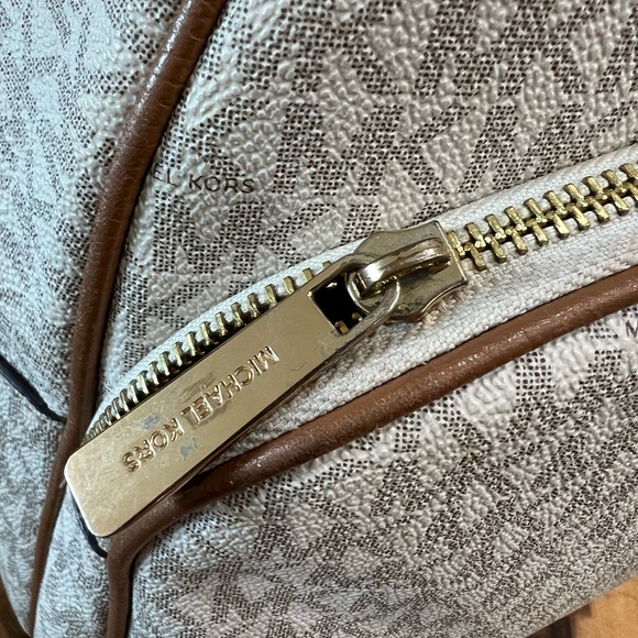 Michael Kors Abbey backpack and matching wallet - Picture 3 of 16